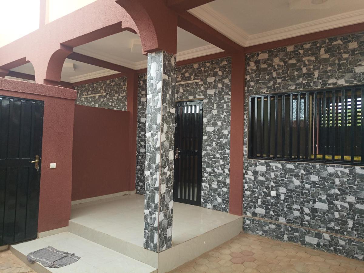 Residence Lynda Prestige Ουαγκαντουγκού Εξωτερικό φωτογραφία