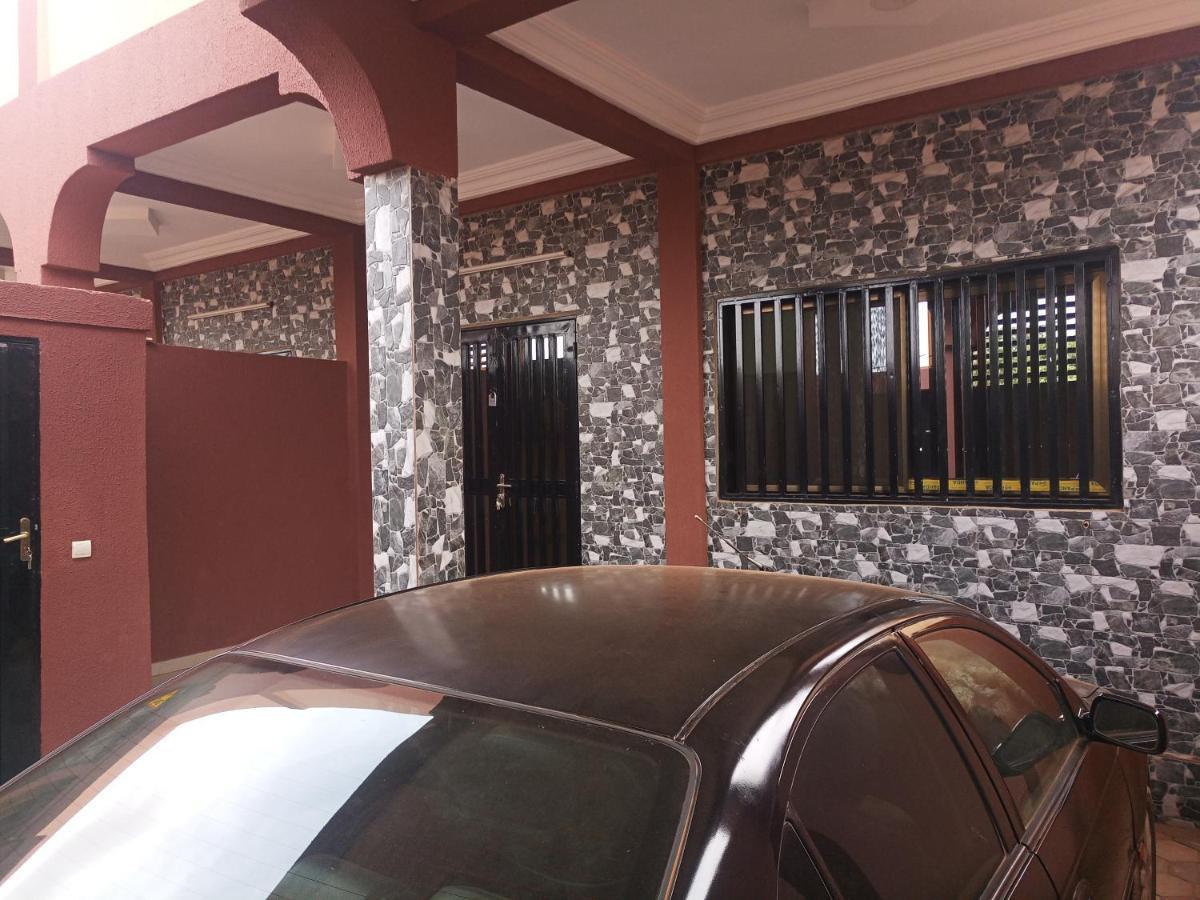 Residence Lynda Prestige Ουαγκαντουγκού Εξωτερικό φωτογραφία