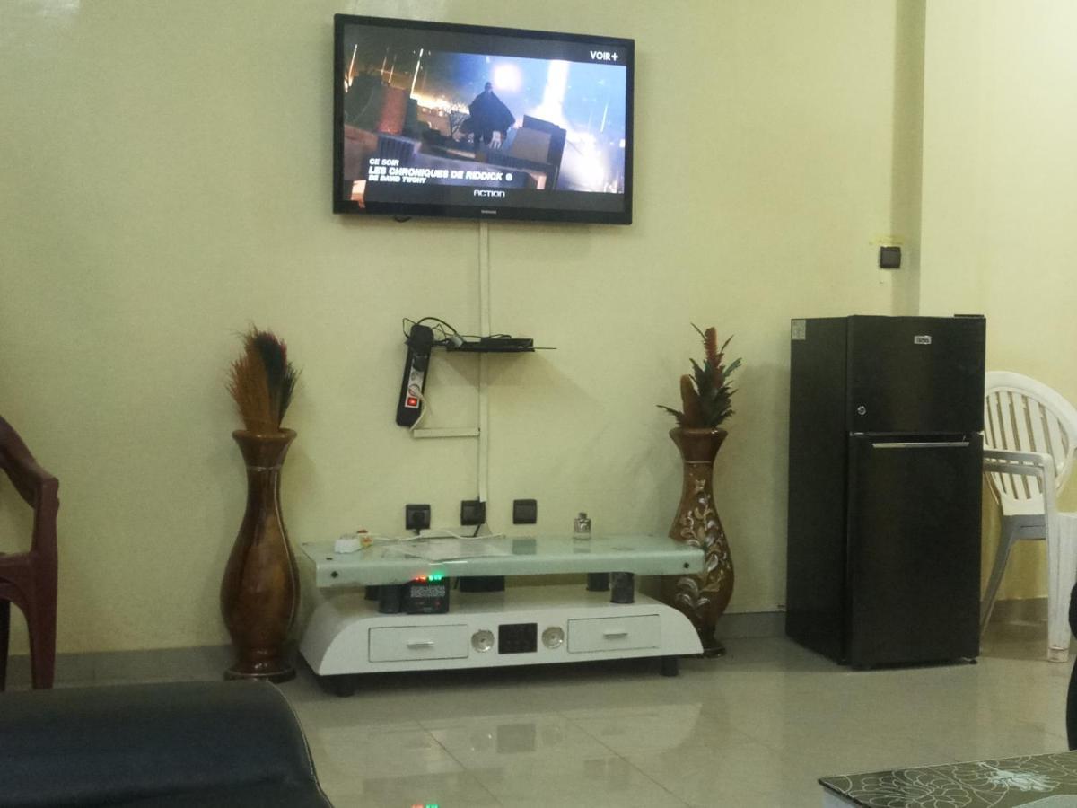 Residence Lynda Prestige Ουαγκαντουγκού Εξωτερικό φωτογραφία