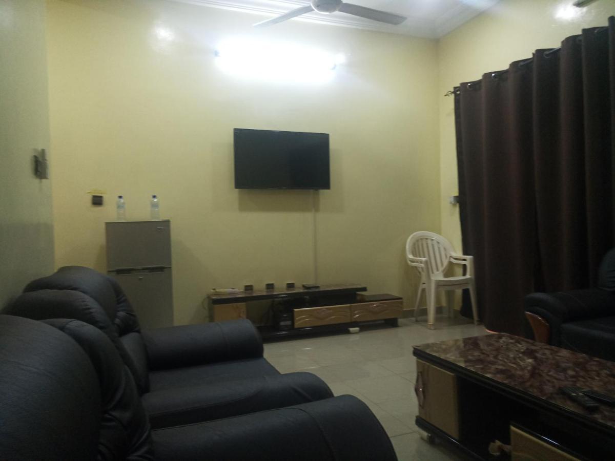 Residence Lynda Prestige Ουαγκαντουγκού Εξωτερικό φωτογραφία